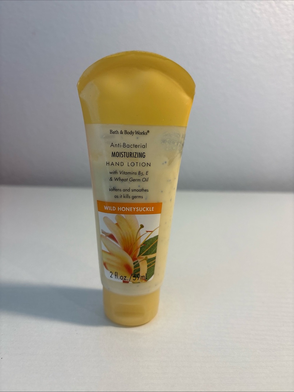 Bath & Body Works Wild Honeysuckle Moisturizing Hand Lotion Cream New 2oz Rare